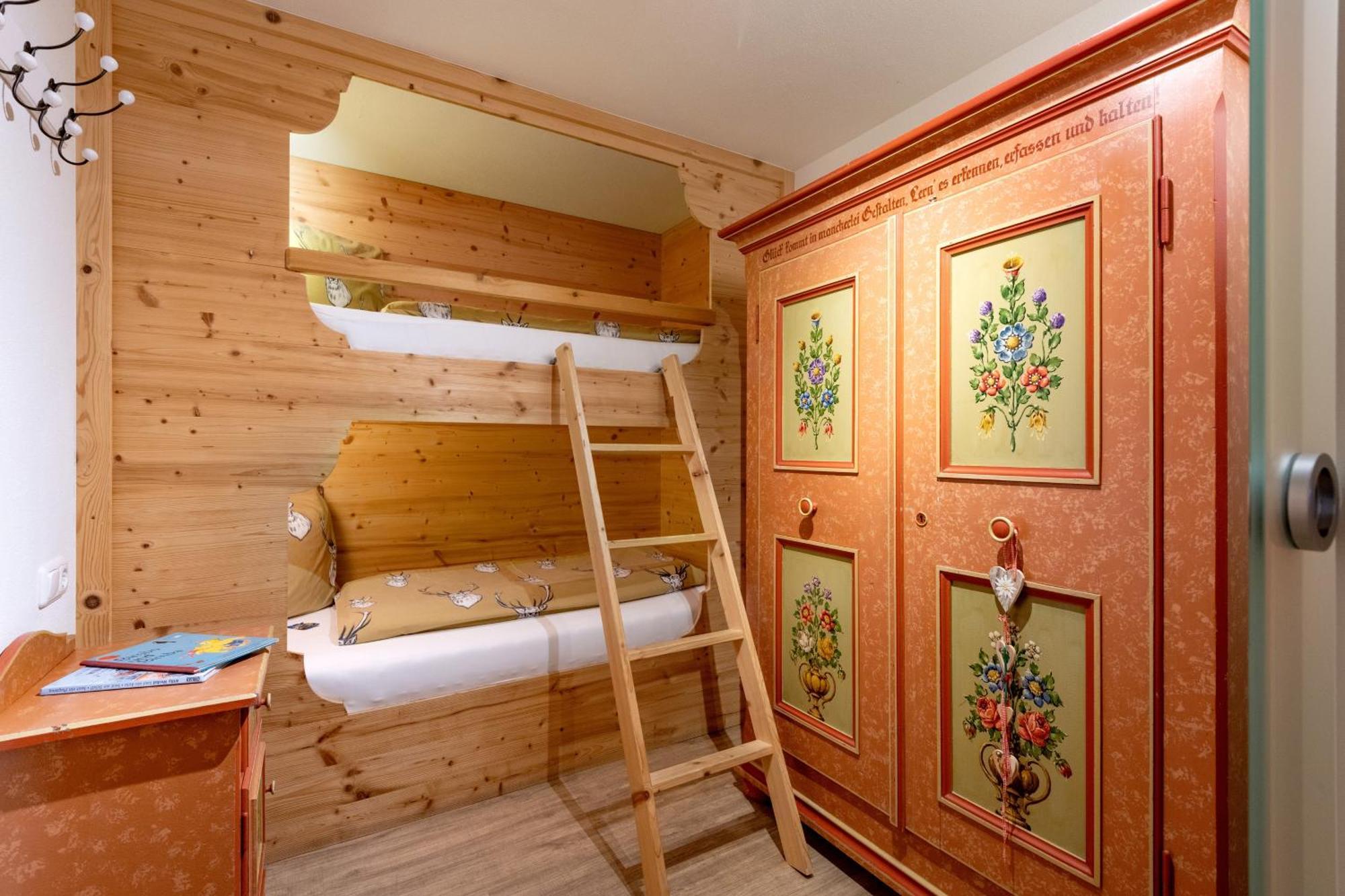 Narzenhof Wellness Chalets, Familien & Luxus Apartments Am Bauernhof Санкт-Йоганн-ін-Тіроль Екстер'єр фото