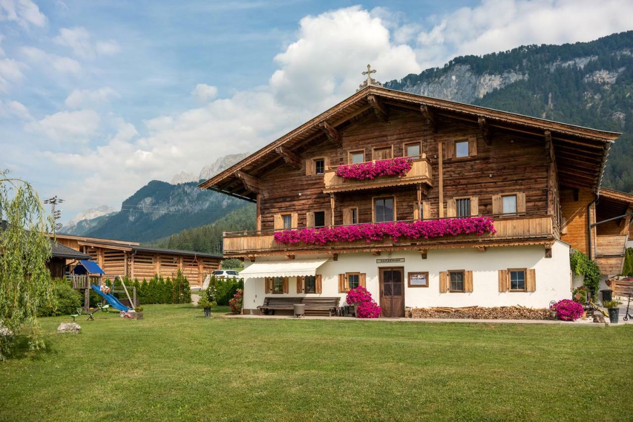 Narzenhof Wellness Chalets, Familien & Luxus Apartments Am Bauernhof Санкт-Йоганн-ін-Тіроль Екстер'єр фото